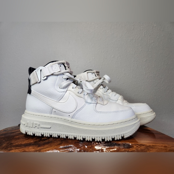 Women's Nike Air Force I High Utility 2.0 Sneaker Boots - Picture 6 of 9